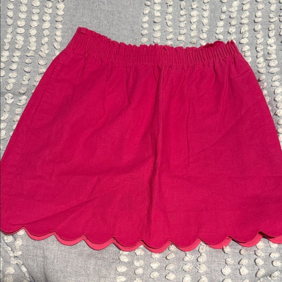 J. Crew Fuchsia Scalloped Hem Women Shorts - Picture 1 of 2